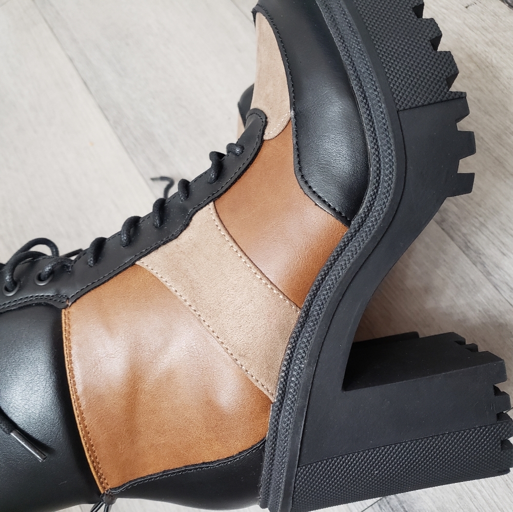 Stylish Black and Tan Women's Platform Boots - Picture 7 of 11